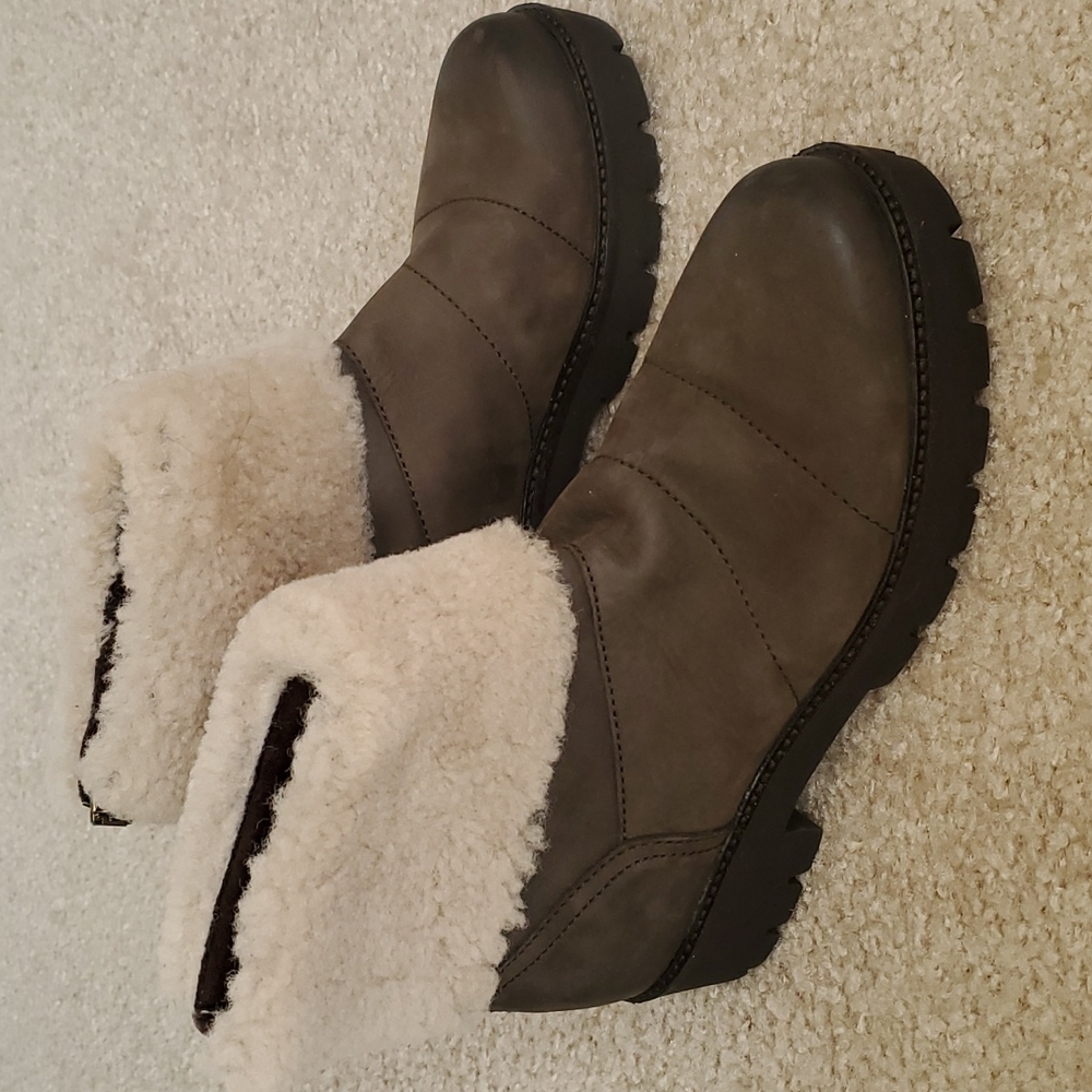 Manas fur trimmed boots size 7.5/38 euc